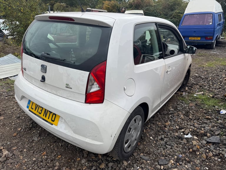 Seat mii 1.0 eco 2013 white BREAKING FOR PARTS 