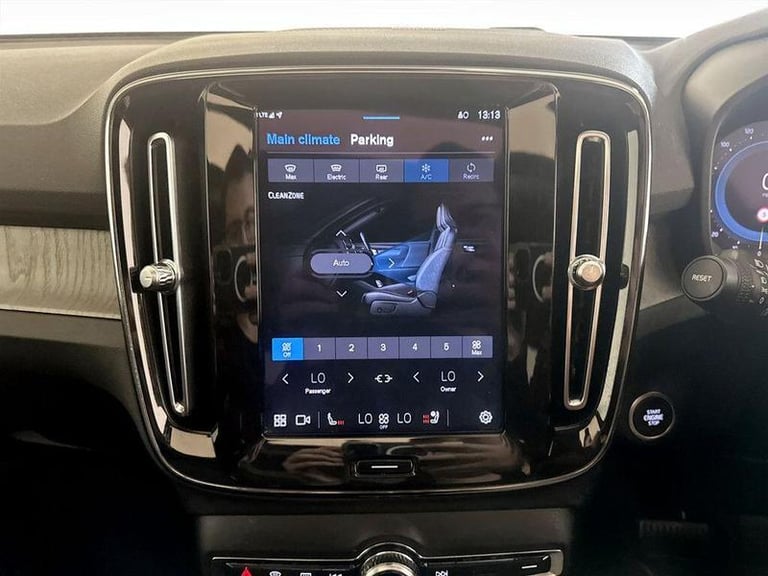 2023 Volvo XC40 2.0 B4 MHEV Ultimate DCT Auto Euro 6 (s/s) 5dr Automatic SUV Hybrid Automatic