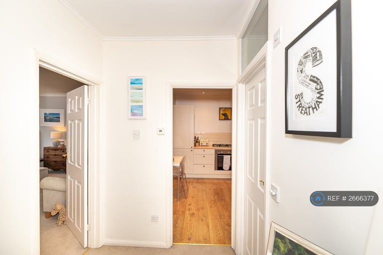 2 bedroom flat in Streatham Common, London, SW16 (2 bed) (#2666377)