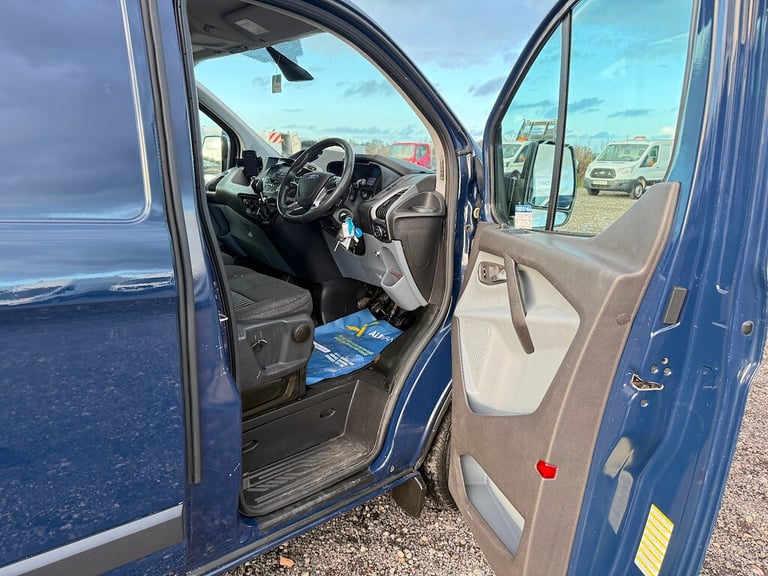 2013 Ford Transit Custom 2.2 TDCi 330 Trend Panel Van 5dr Diesel Manual L2 H1 (197 g/km, 123 bhp)...