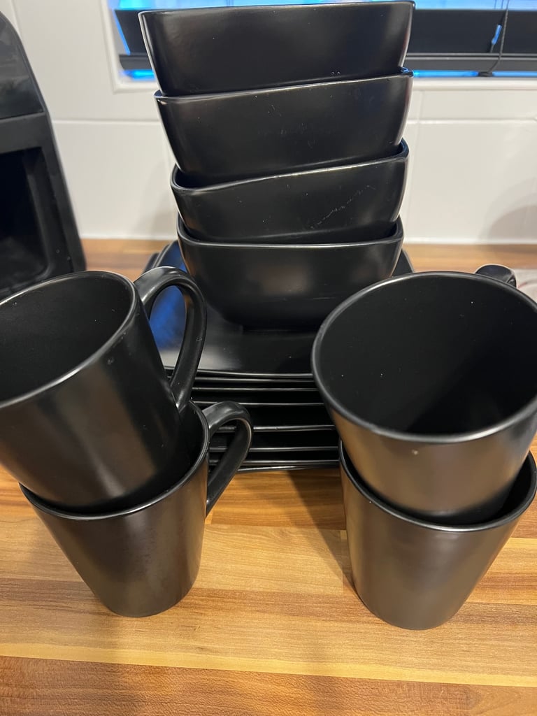 image for Black habitat 16 piece dinnerware 