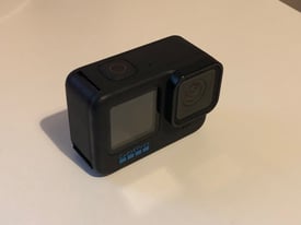 GoPro Hero 11 Black - 256GB SD card + 2x batteries + charging station