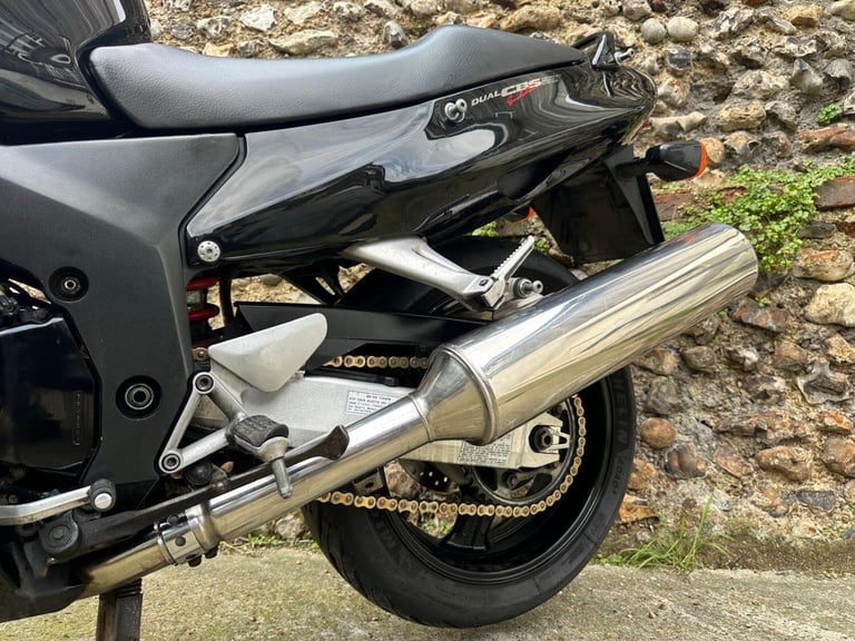 HONDA CBR1100XX SUPER BLACKBIRD - 1999 Petrol Manual in Black