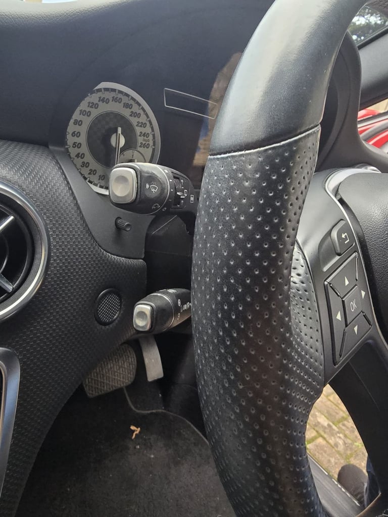 MERCEDEZ BENZ A-CLASS 180 1.6 PETROL AUTOMATIC 