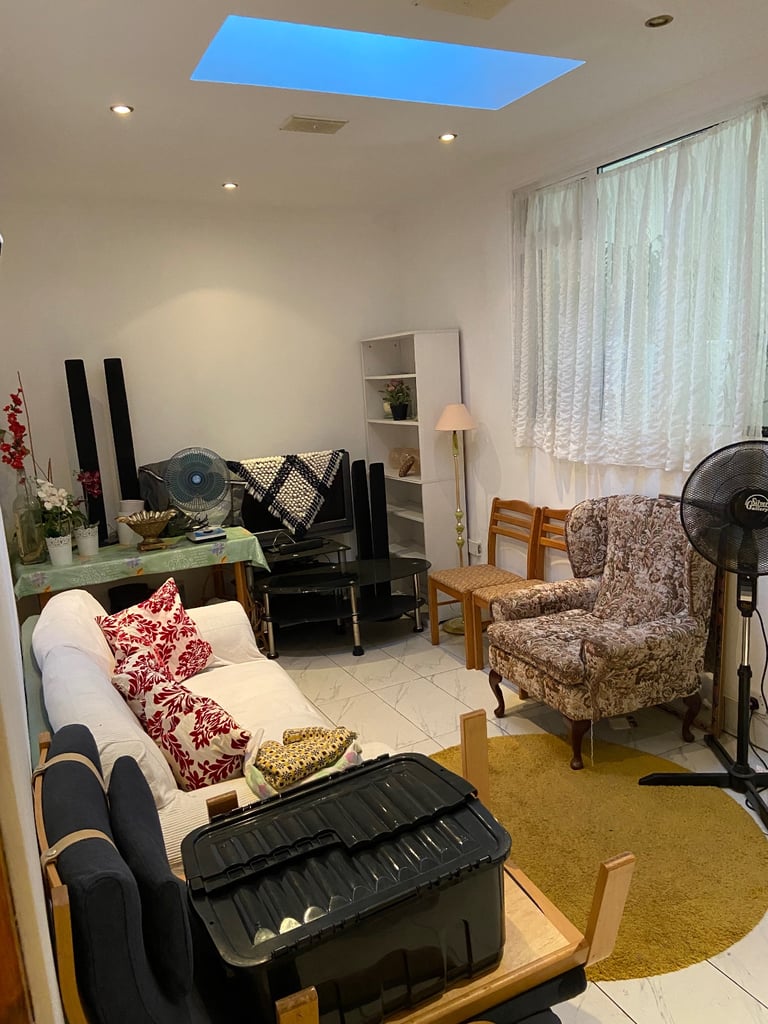 2 BEDROOM FLAT (ANNEX)