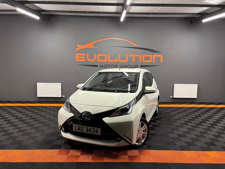 image for 2015 Toyota AYGO 1.0 VVT-i X-Pression 5dr x-shift HATCHBACK Petrol Manual