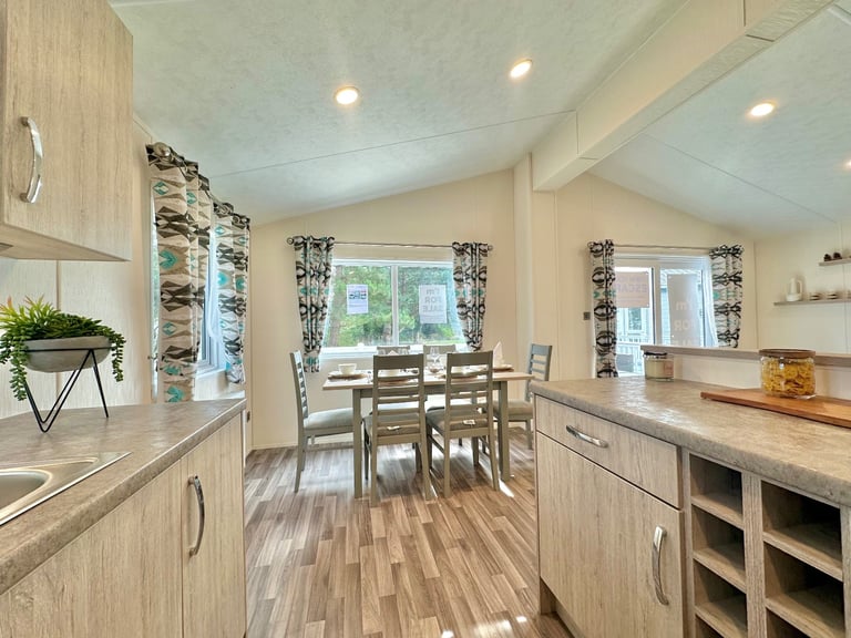 Luxury Static Lodge For Sale NOW REDUCED FOR QUICK SALE Suffolk Coast 11.5 Month Season 