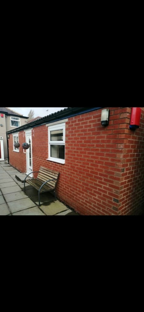 1 Bedroom detached property ALL bills included FULLY furnished and just been renovated