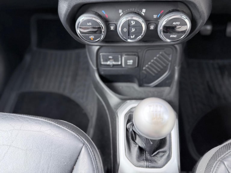 2015 Jeep Renegade 1.4T MultiAirII Limited Euro 6 (s/s) 5dr ESTATE Petrol Manual