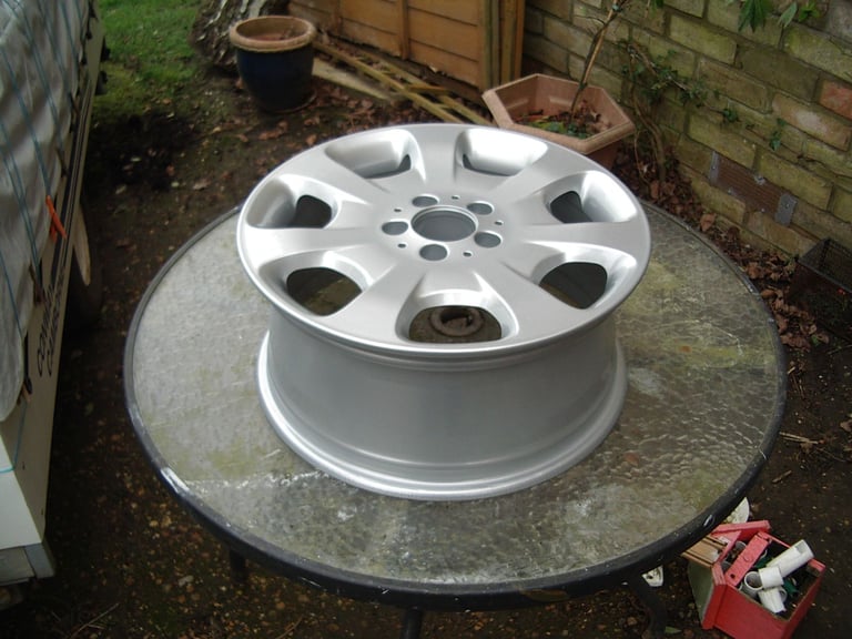 C class Mecedes wheels for W203 or T203 model 17 inch rim.