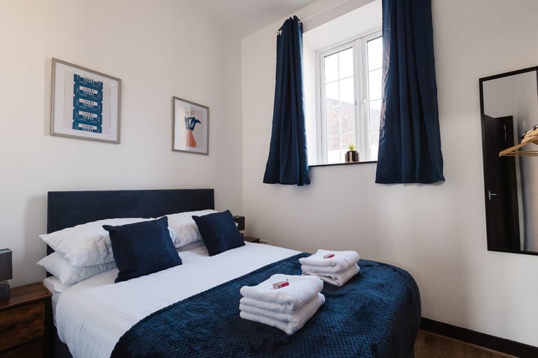 Short Term Let in Warrington | Town Centre | Parking