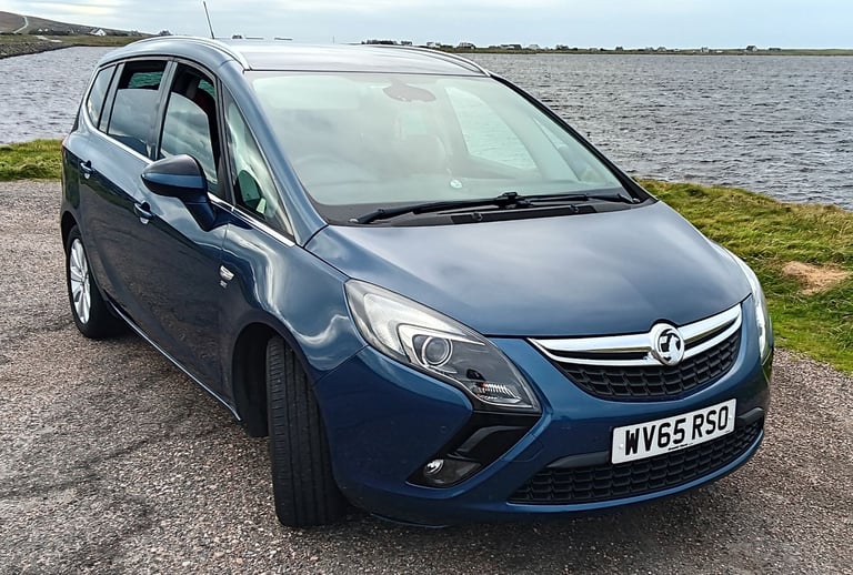 7 Seater Vauxhall Zafira Tourer 2.0