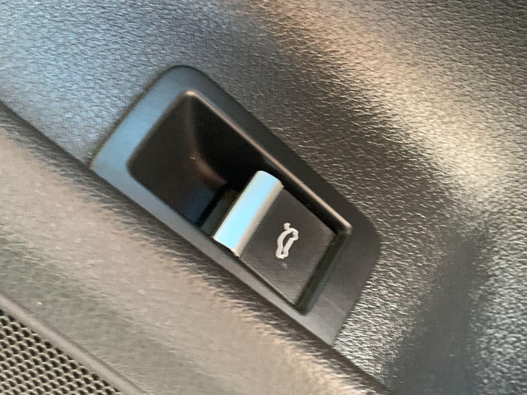 2016 Audi A4 Avant 2.0 TDI S line S Tronic Euro 6 (s/s) 5dr ESTATE Diesel Automatic