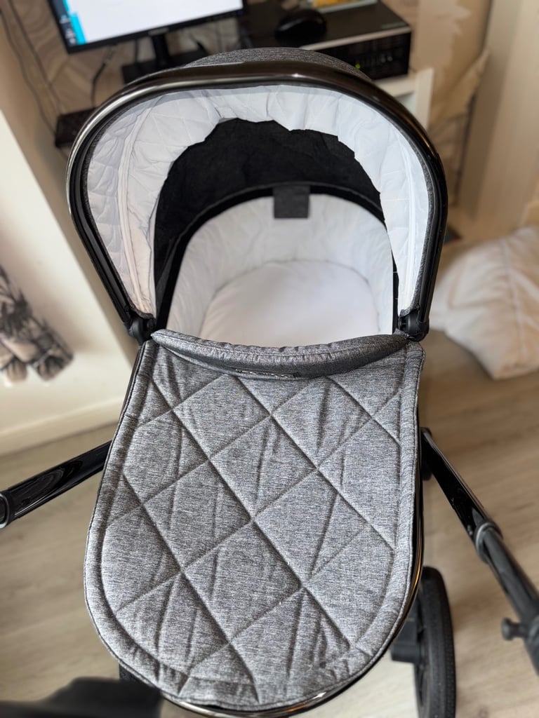Venicci pram pushchair and carrycot 
