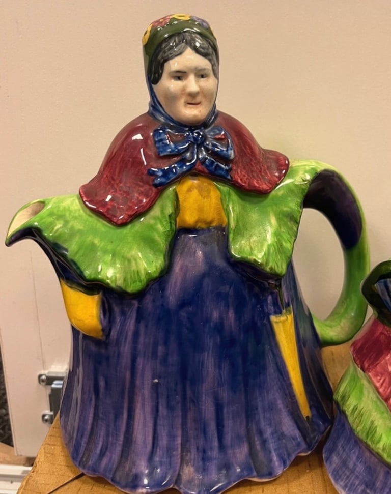 Little Old Lady Novelty Teapot set
