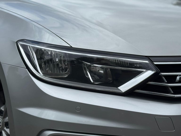 2015 Volkswagen Passat 2.0 TDI BlueMotion Tech R-Line Euro 6 (s/s) 5dr ESTATE Diesel Manual