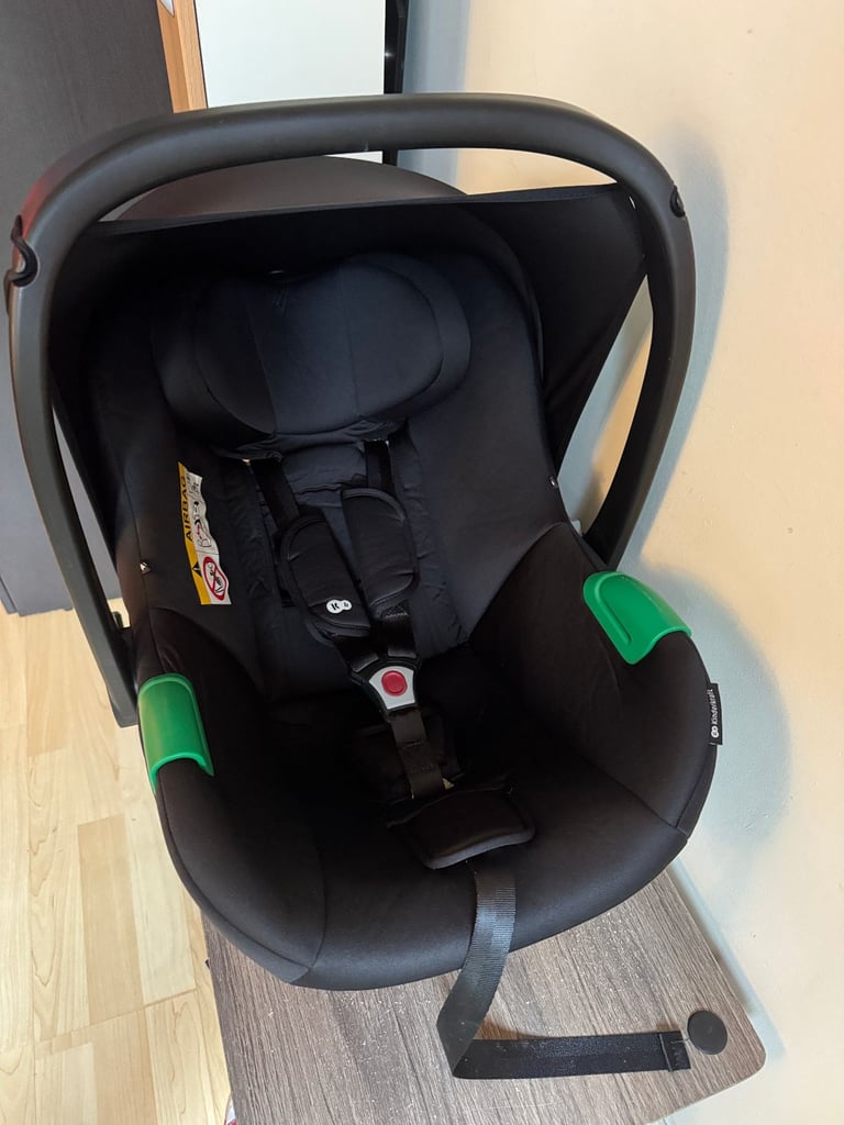 Kinderkraft Mink Pro i-Size Child Car Seat (40-75cm) up to 13kg Black