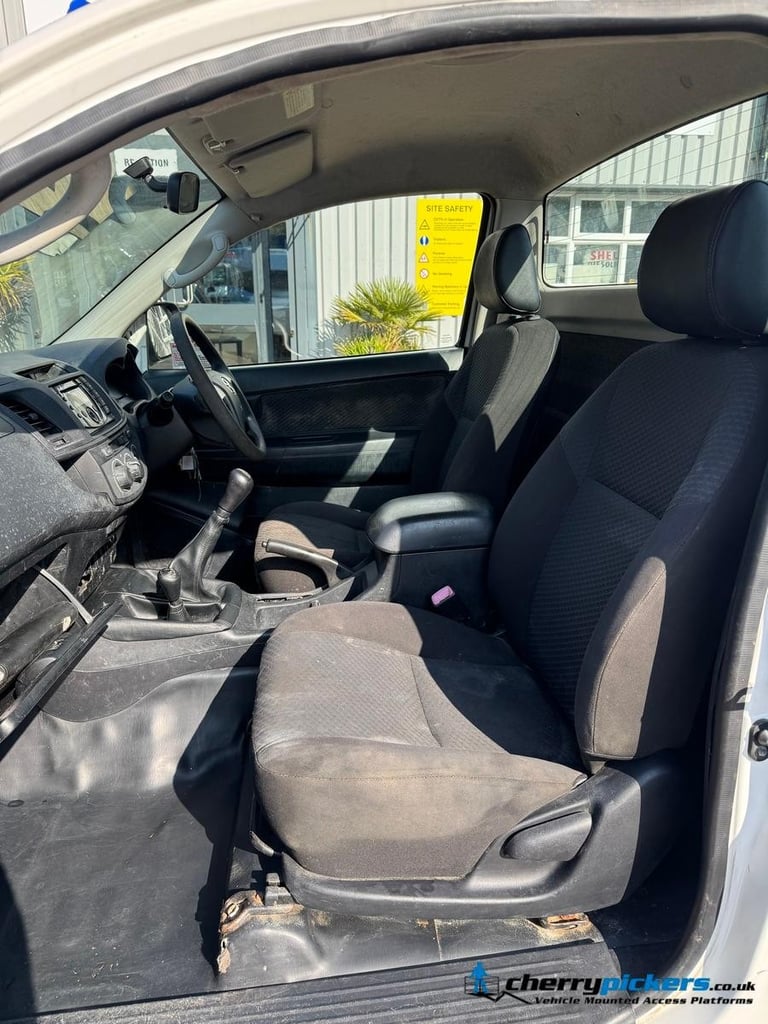 2014 Toyota Hilux 4x4 Chassis Cab Ideal for Tipper Dropside Arb / Arborist Body