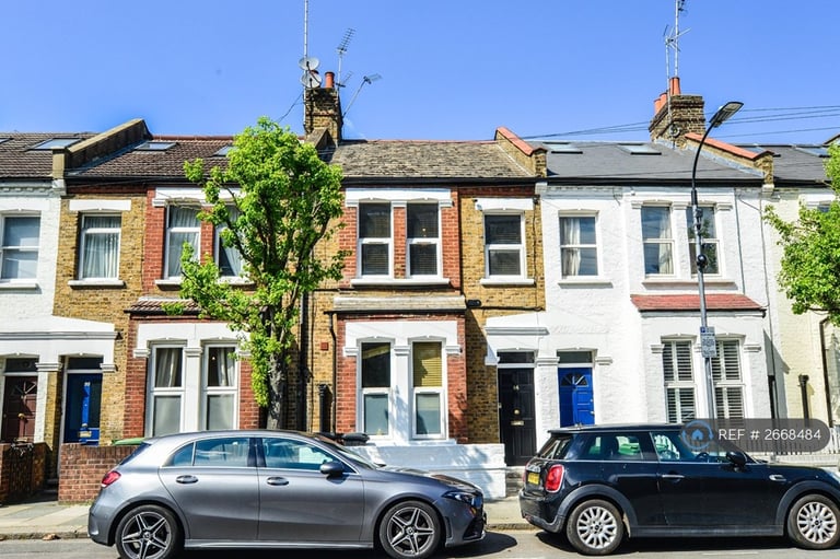 1 bedroom flat in St. Dunstans Road, London, W6 (1 bed) (#2668484)