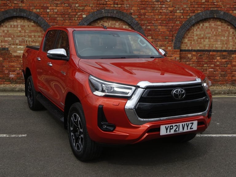 2021 Toyota Hilux 2.8 D-4D Invincible Auto 4WD Euro 6 (s/s) 4dr PICK UP Diesel Automatic