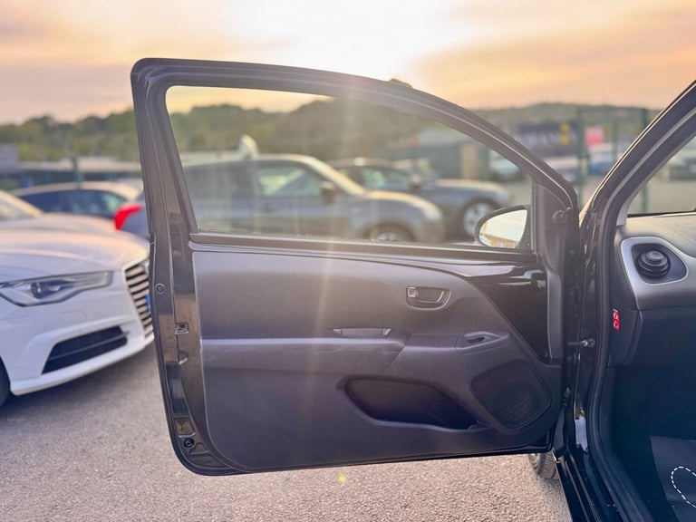 2014 Citroen C1 1.0 VTi Feel 3dr HATCHBACK Petrol Manual