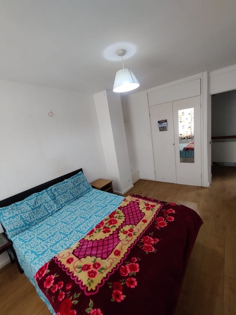 image for Spacious & Cosy double Room for Rent UB5 6ED
