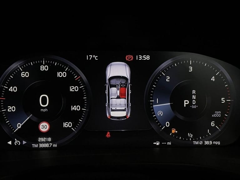 2020 Volvo XC40 2.0 D3 MOMENTUM 5d 148 BHP Estate Diesel Automatic
