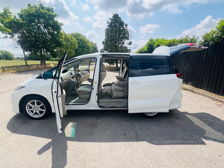 Toyota estima 2008 2.4 petrol automatic Ulez free 7 seats Screens with Bluetooth