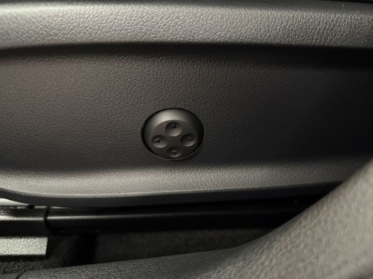 2020 Mercedes-Benz A-Class 1.5 A180d AMG Line (Premium Plus 2) Hatchback 5dr Diesel 7G-DCT Euro 6...