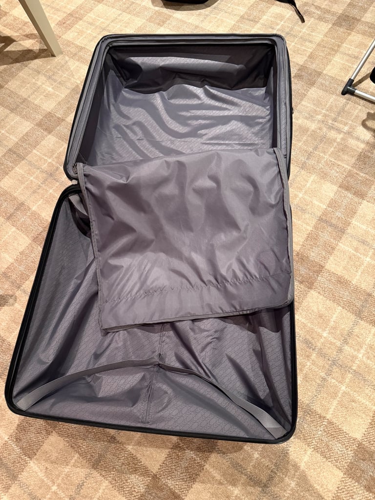 Samsonite Suitcase - Large