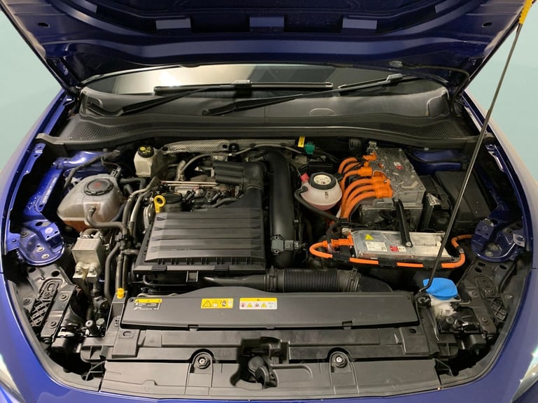 2021 SEAT Leon 1.4 eHybrid 12.8kWh FR Sport Hatchback 5dr Petrol Plug-in Hybrid DSG Euro 6 Hatchb...