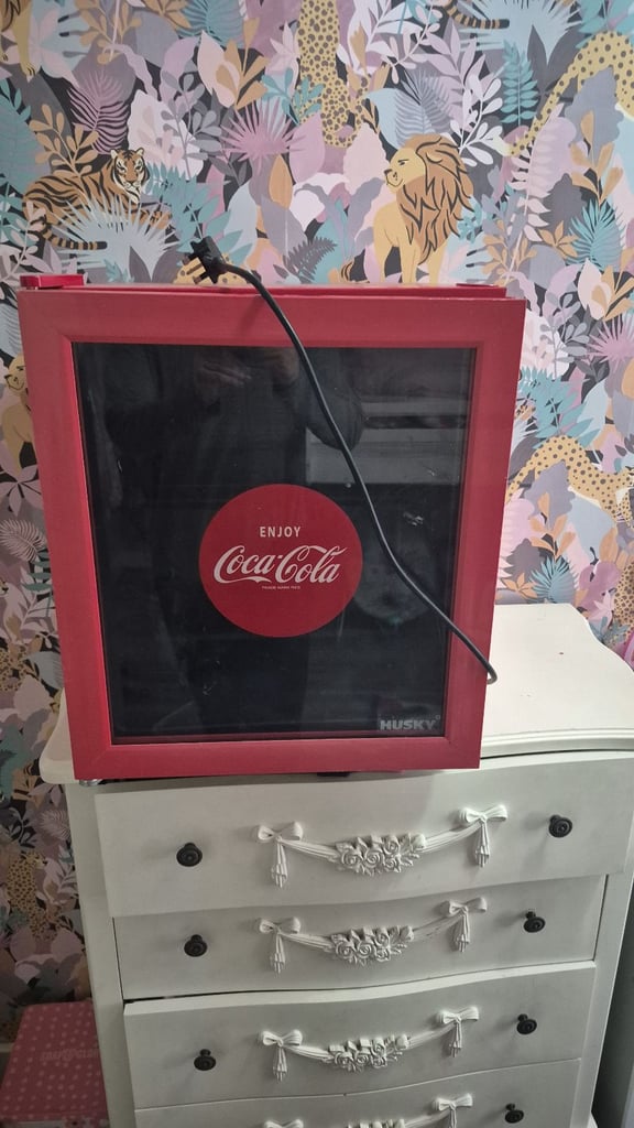 Cola fridge husky