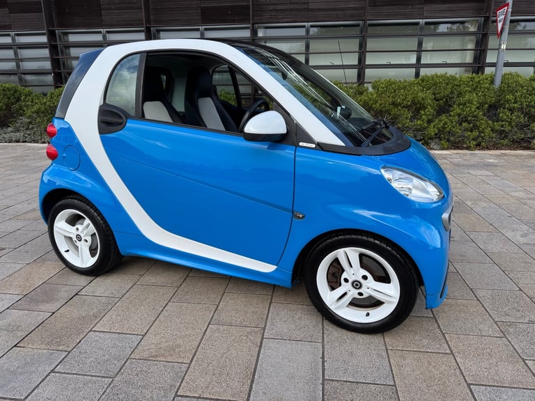 2013 smart fortwo Iceshine mhd 2dr Softouch Auto COUPE Petrol Automatic