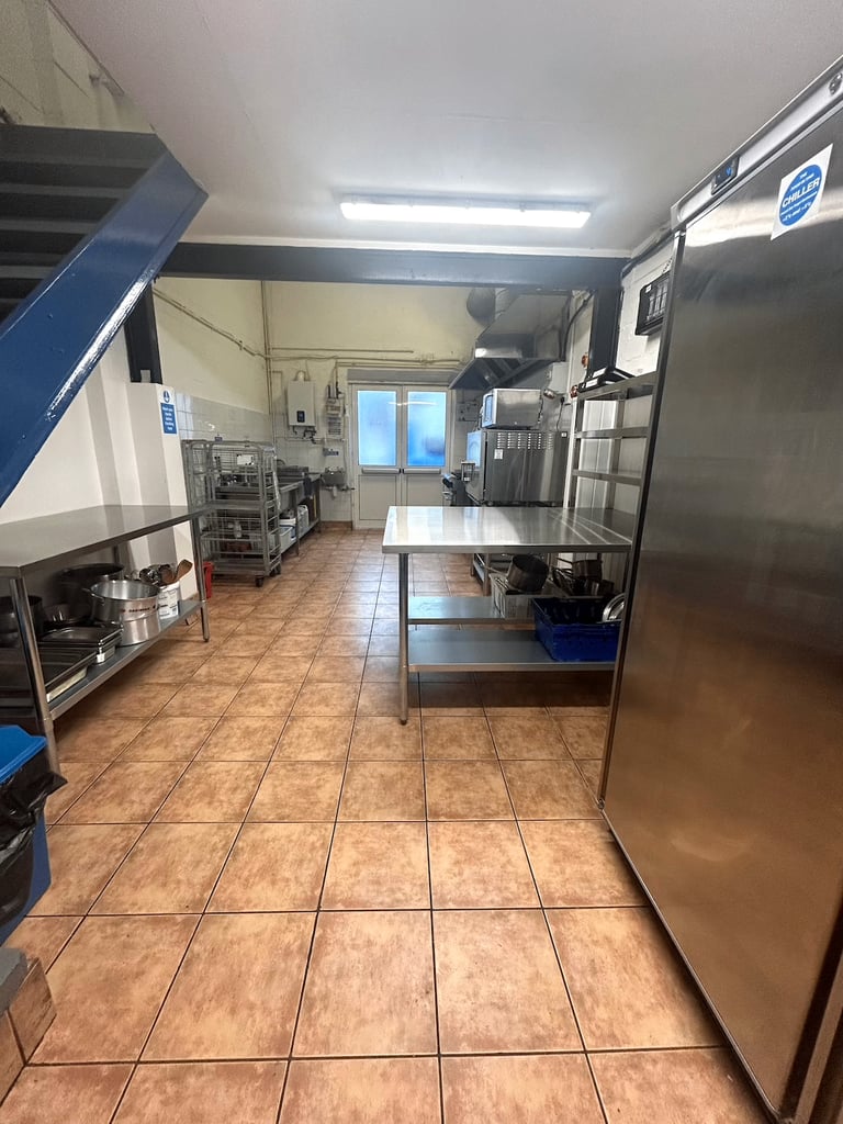 COMMERCIAL KITCHEN TO RENT PER DAY IN ACTON, LONDON, EALING, KENSINGTON, NOTTING HILL