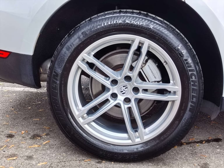 2015 Porsche Macan 3.0 Macan S D Semi-Auto 4WD 5dr SUV Diesel Automatic