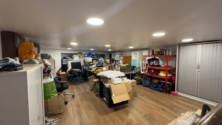 Shop with E-Class Use – Prime Cromwell Road Location