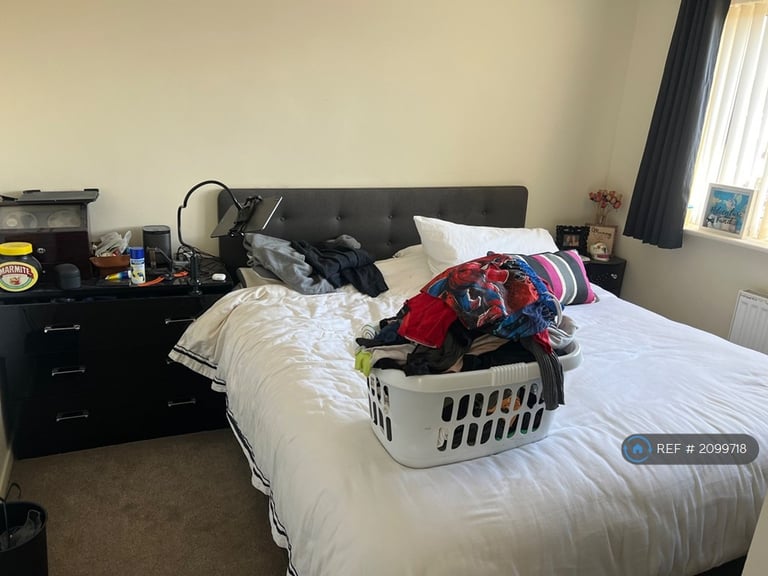 3 bedroom house in Keats Close, Newport Pagnell, MK16 (3 bed) (#2099718)