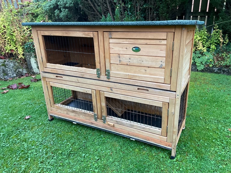 Rabbit or Guinea Pig Hutch + Extras. Possibly Deliver. 
