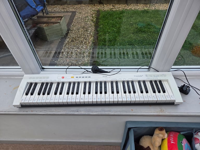 Crystal PK76 Electronic Keyboard – Great for Beginners 🎹