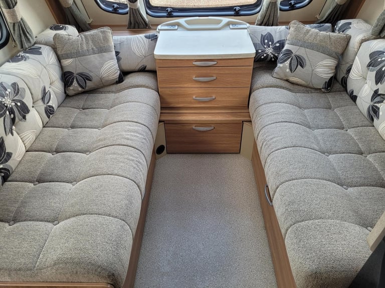 Swift Challenger Sport 584 2013 Single Axle 4 Berth - Motor Mover, Island Bed