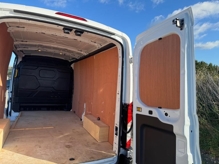 Ford Transit 2.0 350 EcoBlue Leader Panel Van 5dr Aircon Diesel Manua... 2022/22