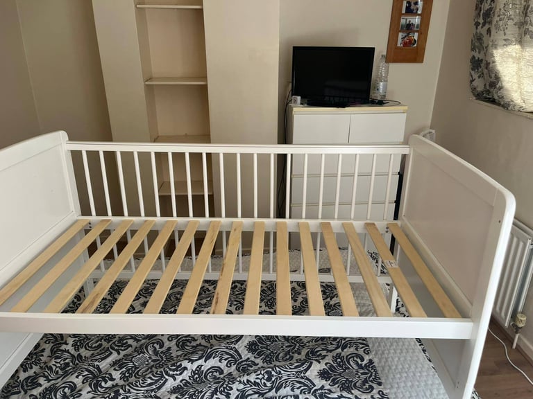 Baby Elegance Travis Baby Cot Bed with Mattress