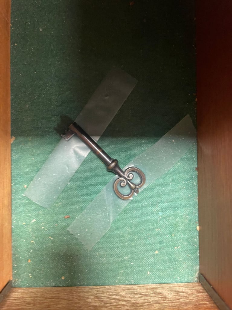 Vintage Strongbow Large Sideboard (with key) TCL Reuse 100203