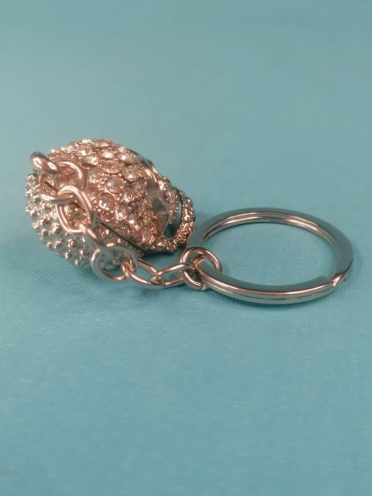 Brand new, Skull Keychain with Cubic Zirconia Rhinestones