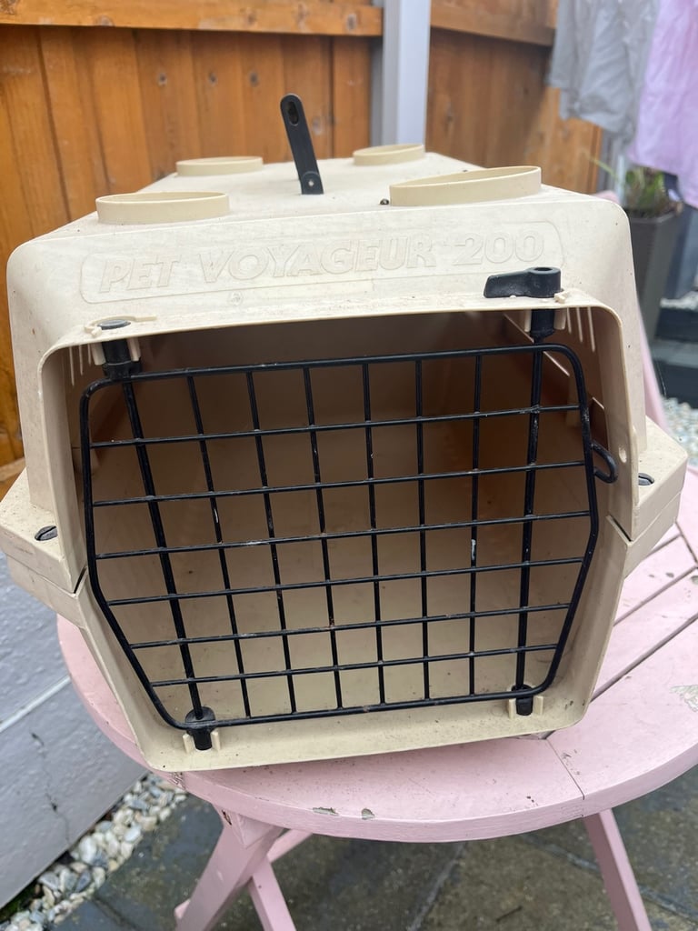 CAT CARRIER WITH HANDLE 