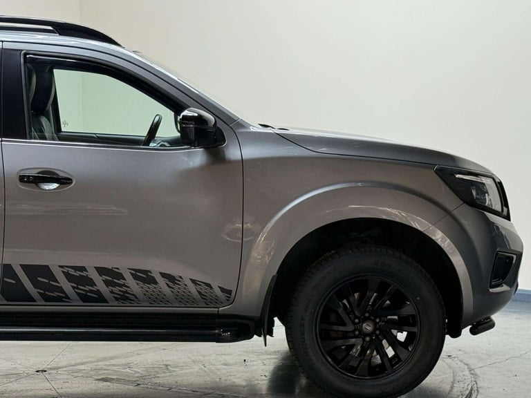 2020 Nissan Navara 2.3 dCi N-Guard Auto 4WD Euro 6 4dr Pickup Diesel Automatic