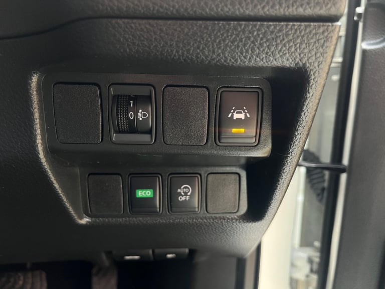 2017 Nissan Qashqai 1.2 DIG-T Acenta XTRON Euro 6 (s/s) 5dr HATCHBACK Petrol Automatic