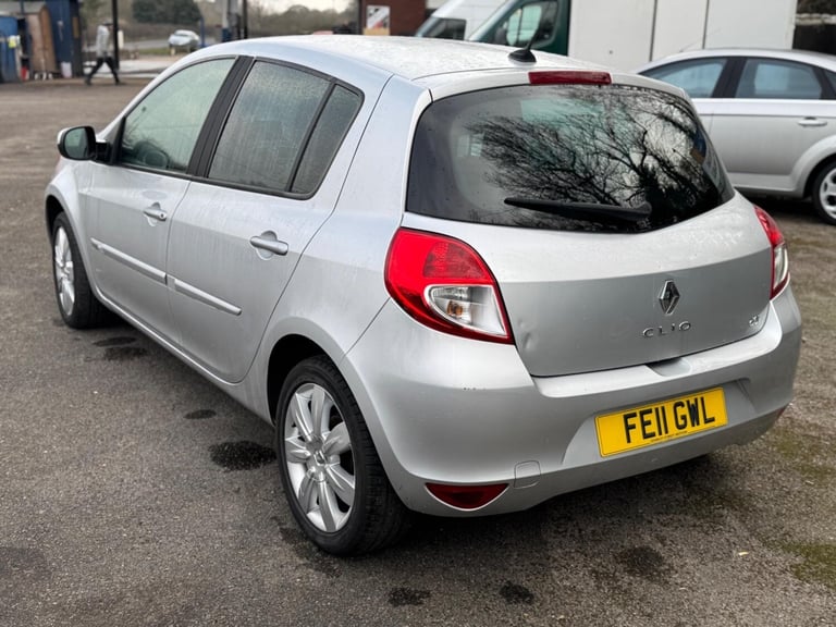 2011 Renault Clio 1.5 dCi Privilege TomTom Euro 5 5dr HATCHBACK Diesel Manual