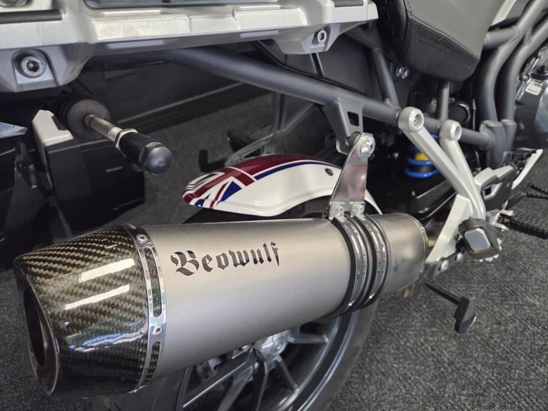 2013 Triumph Tiger Explorer 1215 in white with luggage.