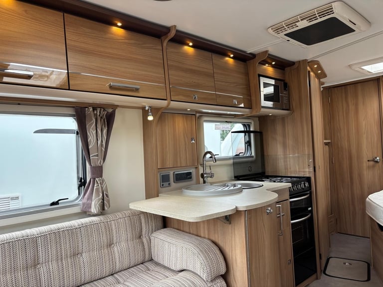 2017 BAILEY UNICORN VALENCIA, 4 BERTH CARAVAN ALDE, A/C, WITH A FIXED BED